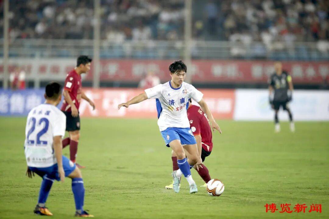 尊龙凯时-中国足球盛事备受球迷瞩目，场场看点不断